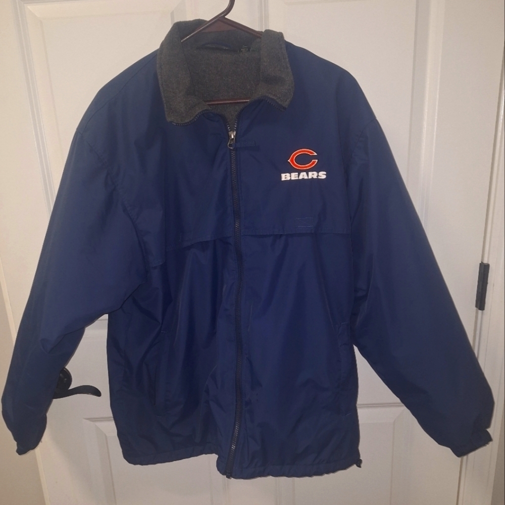 A Dunbrooke Chicago Bears lined jacket in a men's medium. Pre-loved